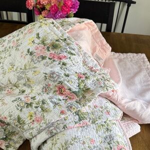 Floral Quilt Set - Pink and White Laura Ashley Size Full